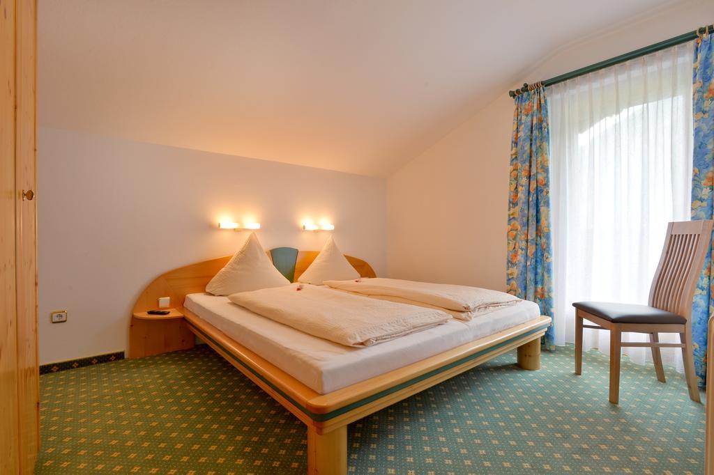 Gaestehaus Alpengruss Mayrhofen Chambre photo