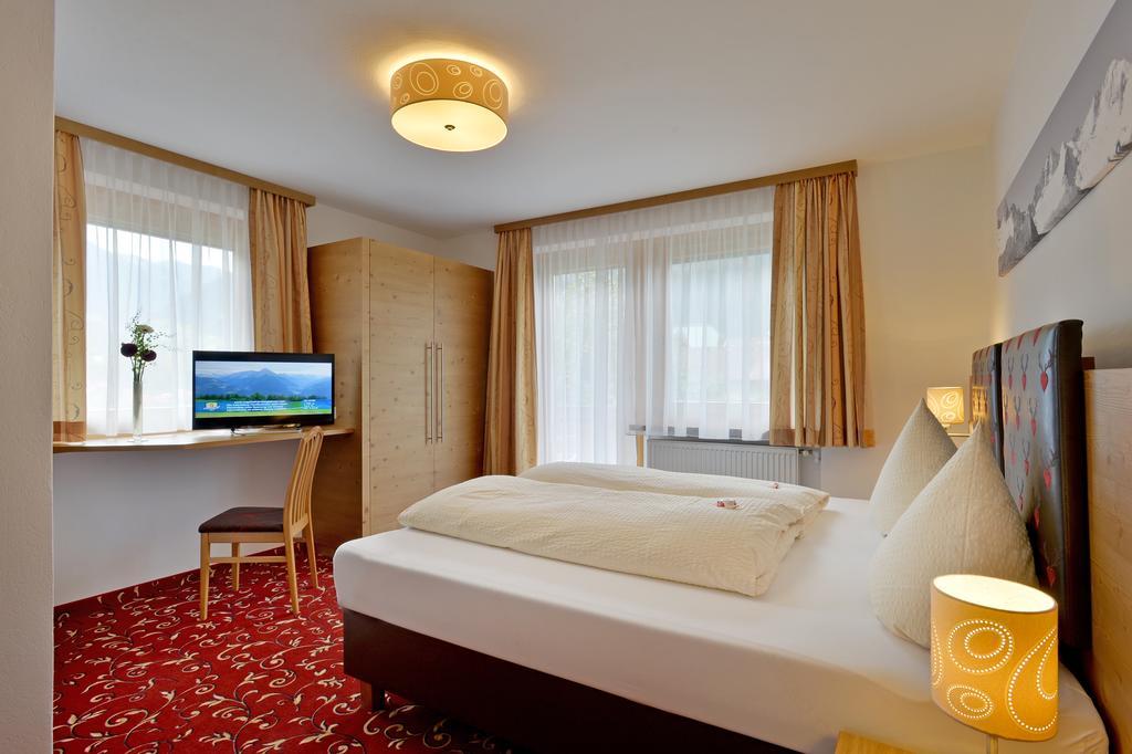Gaestehaus Alpengruss Mayrhofen Chambre photo
